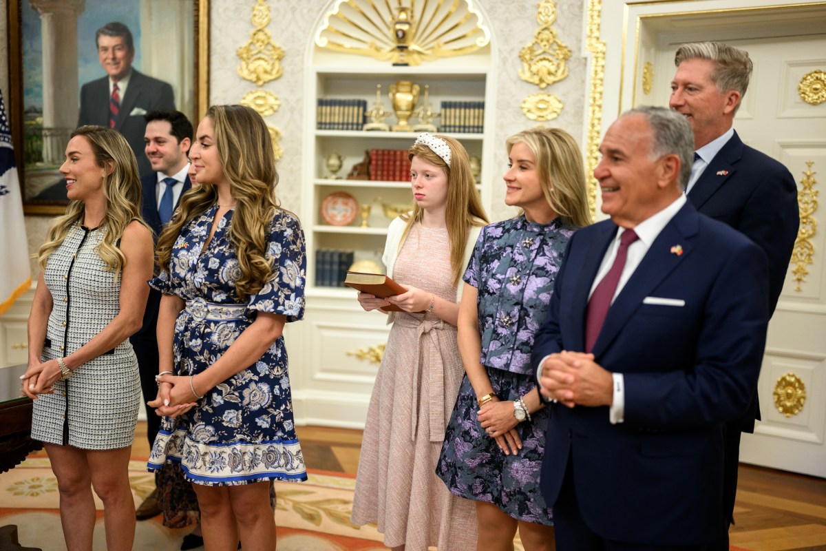 President Donald Trump participates in the swearing-in ceremony for U.S. Ambassador to Portugal John Arrigo, Tuesday, September 9, 2025, in the Oval Office. (Official White House Photo by Daniel Torok)
