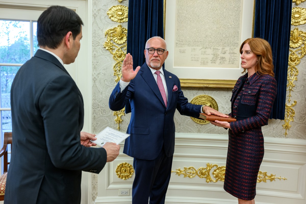 President Donald Trump participates in the swearing-in ceremony for U.S. Ambassador to Portugal John Arrigo, Tuesday, September 9, 2025, in the Oval Office. (Official White House Photo by Daniel Torok)