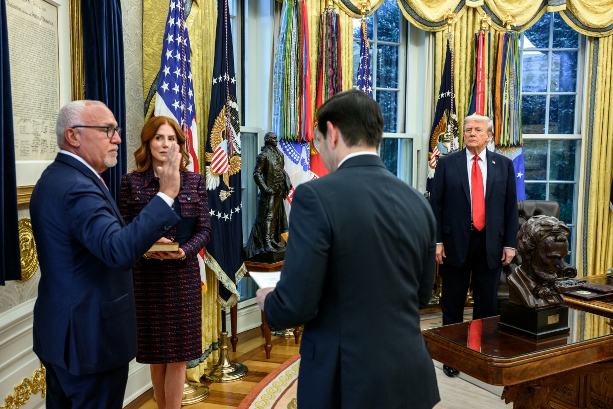 President Donald Trump participates in the swearing-in ceremony for U.S. Ambassador to Portugal John Arrigo, Tuesday, September 9, 2025, in the Oval Office. (Official White House Photo by Daniel Torok)
