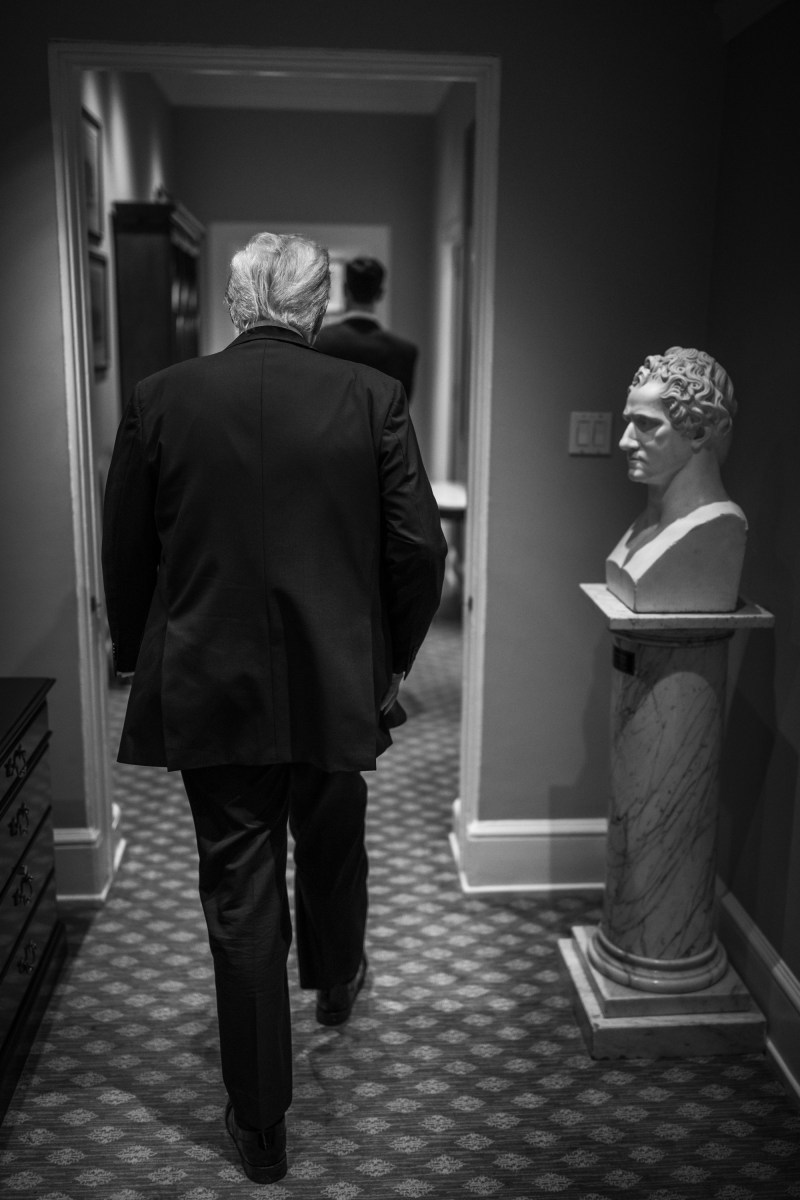 President Donald Trump walks through the West Wing before leaving for a dinner with Cabinet members and White House staff at Joe's Seafood, Prime Steak & Stone Crab in Washington, D.C., Tuesday, September 9, 2025. (Official White House Photo by Daniel Torok)