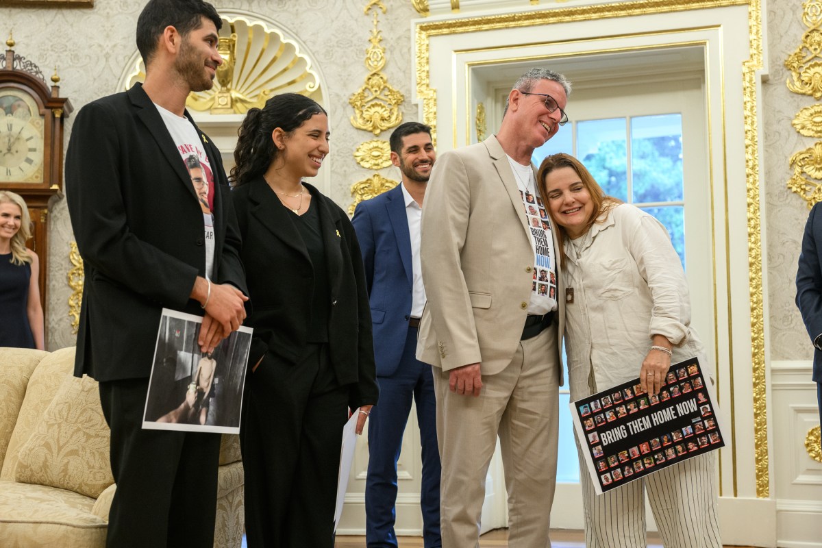 President Donald Trump and Special Envoy Steve Witkoff meet with freed Israeli hostages Ohad Ben Ami and Raz Ben Ami, and Ilay and Leela David, the siblings of Evyatar David, who is still held hostage by Hamas in Gaza, Wednesday, September 10, 2025, in the Oval Office. (Official White House Photo by Joyce N. Boghosian)