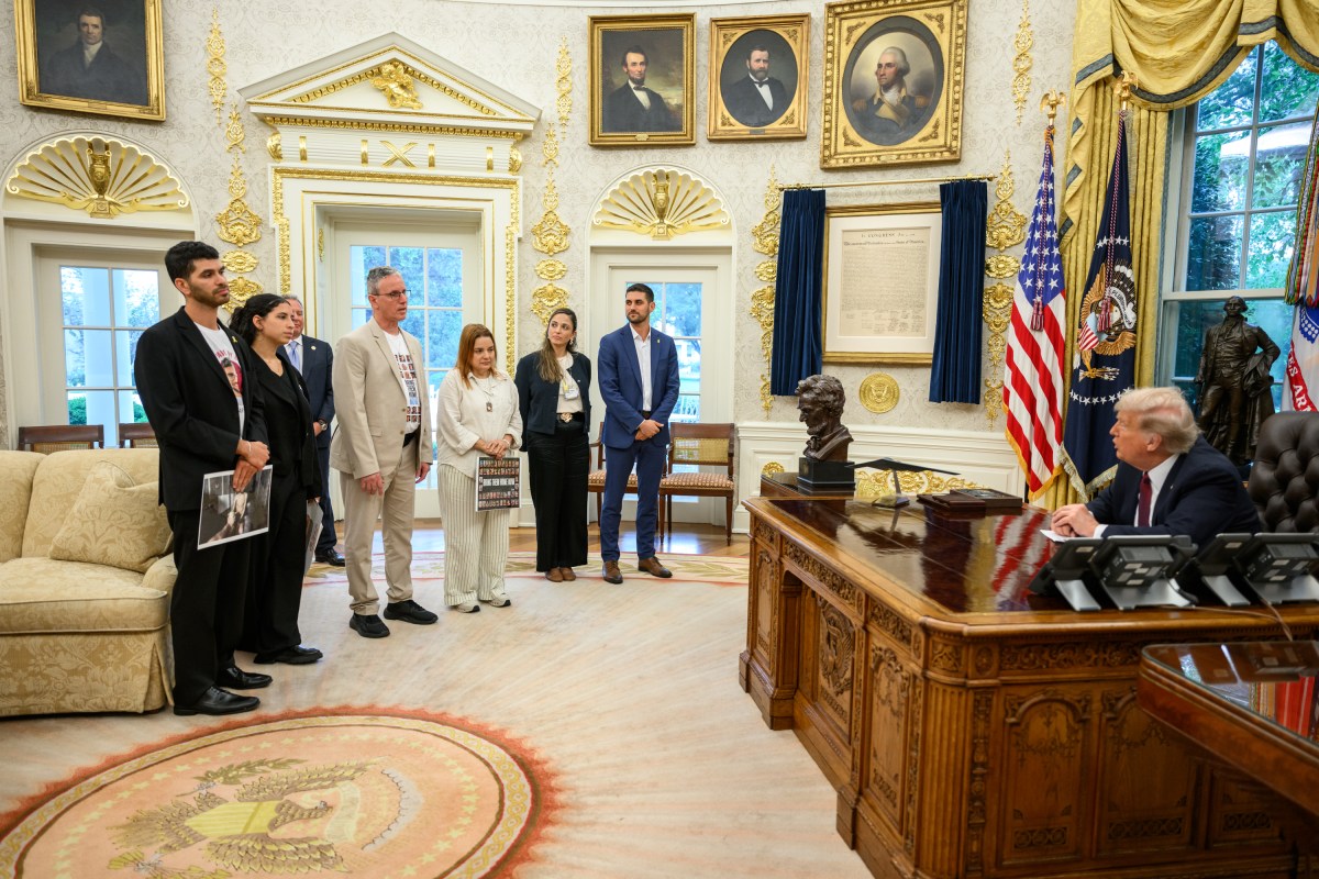 President Donald Trump meets with freed Israeli hostages Ohad Ben Ami and Raz Ben Ami, and Ilay and Leela David, the siblings of Evyatar David, who is still held hostage by Hamas in Gaza, Wednesday, September 10, 2025, in the Oval Office. (Official White House Photo by Joyce N. Boghosian)