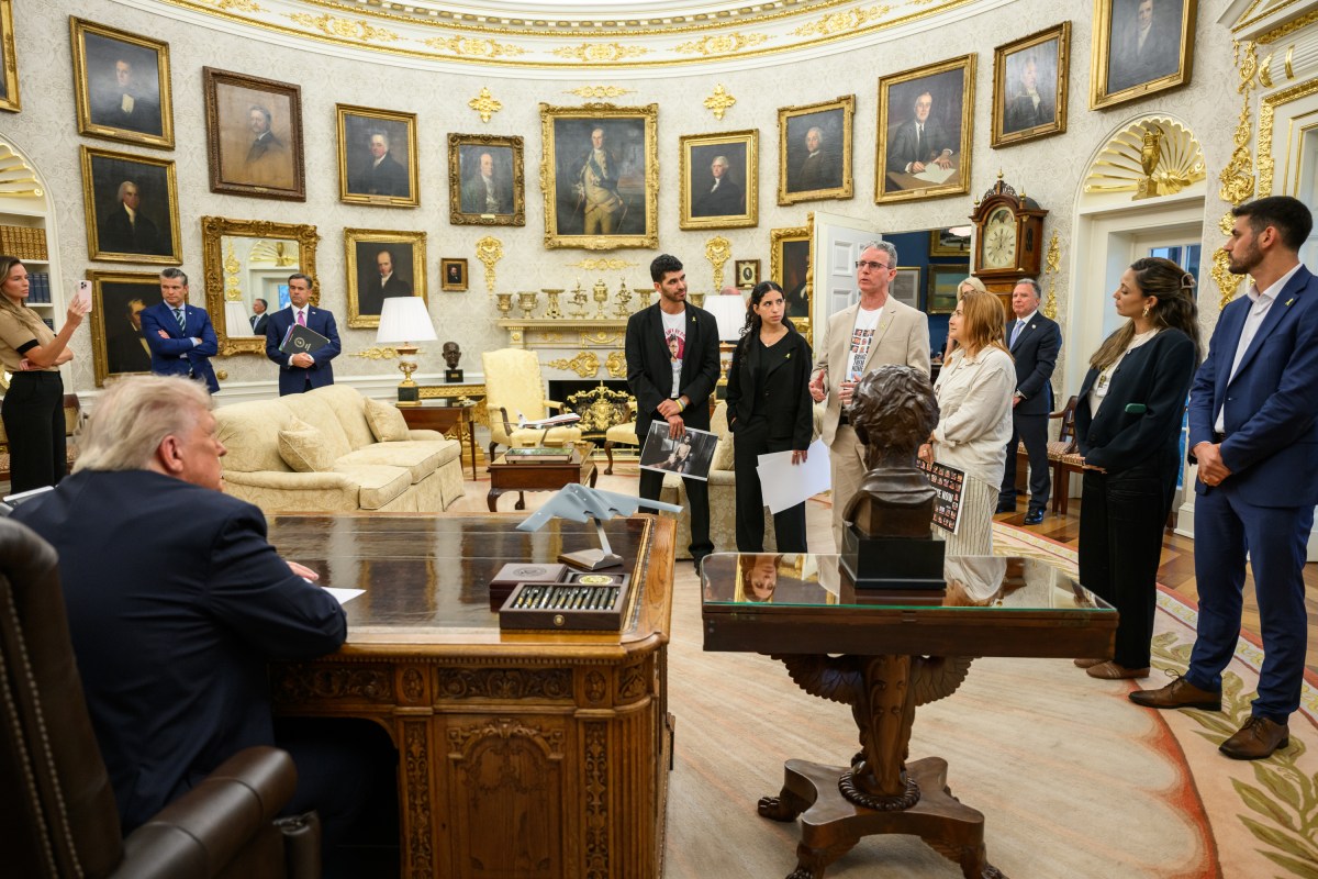 President Donald Trump meets with freed Israeli hostages Ohad Ben Ami and Raz Ben Ami, and Ilay and Leela David, the siblings of Evyatar David, who is still held hostage by Hamas in Gaza, Wednesday, September 10, 2025, in the Oval Office. (Official White House Photo by Joyce N. Boghosian)
