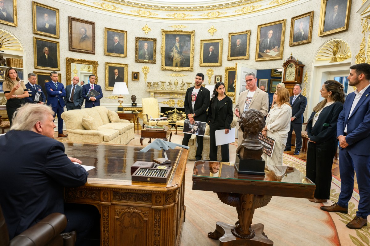 President Donald Trump meets with freed Israeli hostages Ohad Ben Ami and Raz Ben Ami, and Ilay and Leela David, the siblings of Evyatar David, who is still held hostage by Hamas in Gaza, Wednesday, September 10, 2025, in the Oval Office. (Official White House Photo by Joyce N. Boghosian)