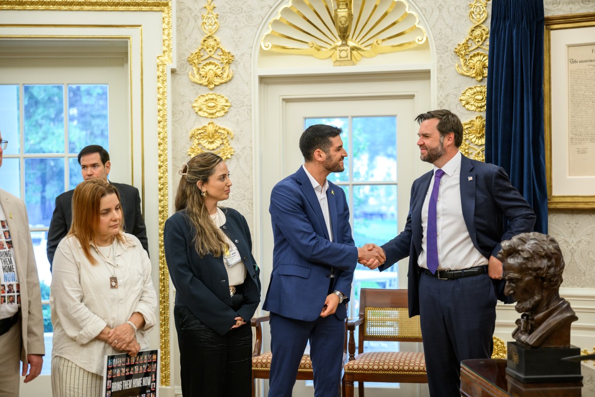 President Donald Trump, Vice President JD Vance, and Secretary of State Marco Rubio meet with freed Israeli hostages Ohad Ben Ami and Raz Ben Ami, and Ilay and Leela David, the siblings of Evyatar David, who is still held hostage by Hamas in Gaza, Wednesday, September 10, 2025, in the Oval Office. (Official White House Photo by Joyce N. Boghosian)