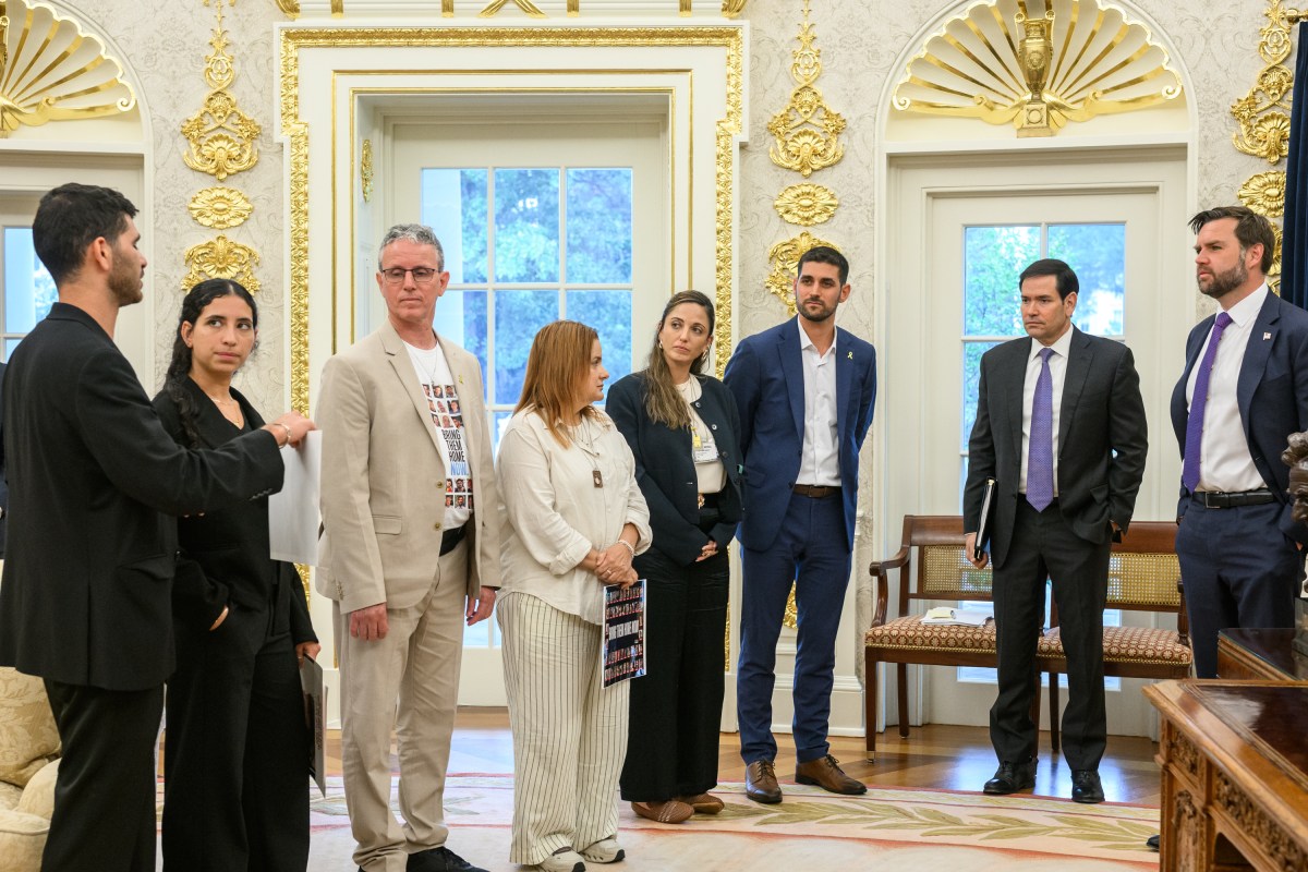 President Donald Trump, Vice President JD Vance, and Secretary of State Marco Rubio meet with freed Israeli hostages Ohad Ben Ami and Raz Ben Ami, and Ilay and Leela David, the siblings of Evyatar David, who is still held hostage by Hamas in Gaza, Wednesday, September 10, 2025, in the Oval Office. (Official White House Photo by Joyce N. Boghosian)