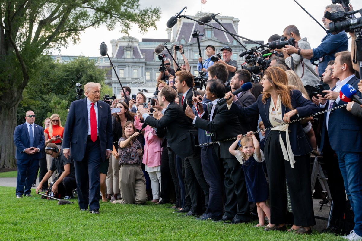 President Donald Trump boards Marine One on the South Lawn of the White House en route to Joint Base Andrews, Maryland on Thursday, September 11, 2025, for a trip to New York. (Official White House Photo by Emily J. Higgins.)