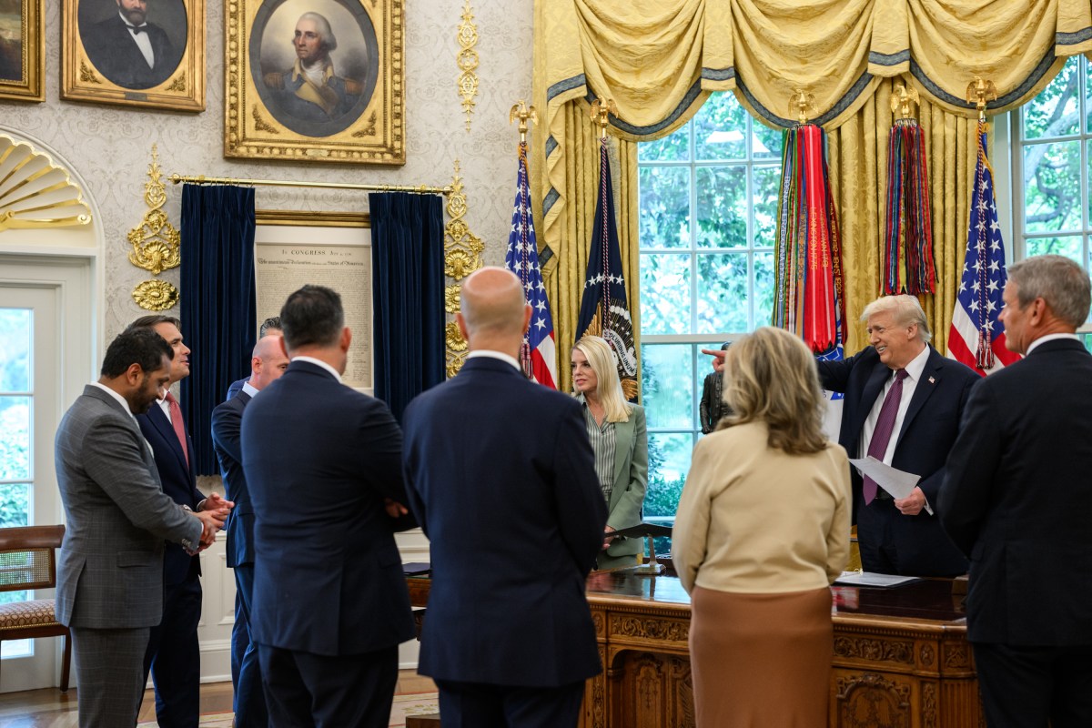 President Donald Trump speaks with Deputy Attorney General Todd Blanche and others before signing a Presidential Memorandum that will deploy the National Guard to Memphis, Tennessee, to establish the “Memphis Safe Task Force,” Monday, September 15, 2025, in the Oval Office. (Official White House Photo by Molly Riley)