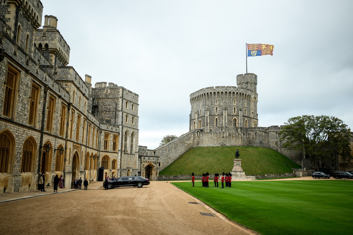 President Donald Trump and First Lady Melania Trump bid their farewells to King Charles III and Queen Camilla at Windsor Castle, Thursday, September 18, 2025, in Windsor, England. (Official White House Photo by Daniel Torok)