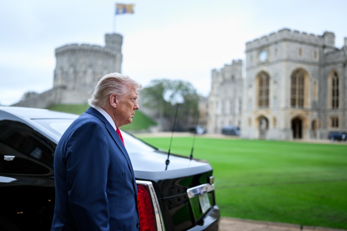 President Donald Trump and First Lady Melania Trump bid their farewells to King Charles III and Queen Camilla at Windsor Castle, Thursday, September 18, 2025, in Windsor, England. (Official White House Photo by Daniel Torok)