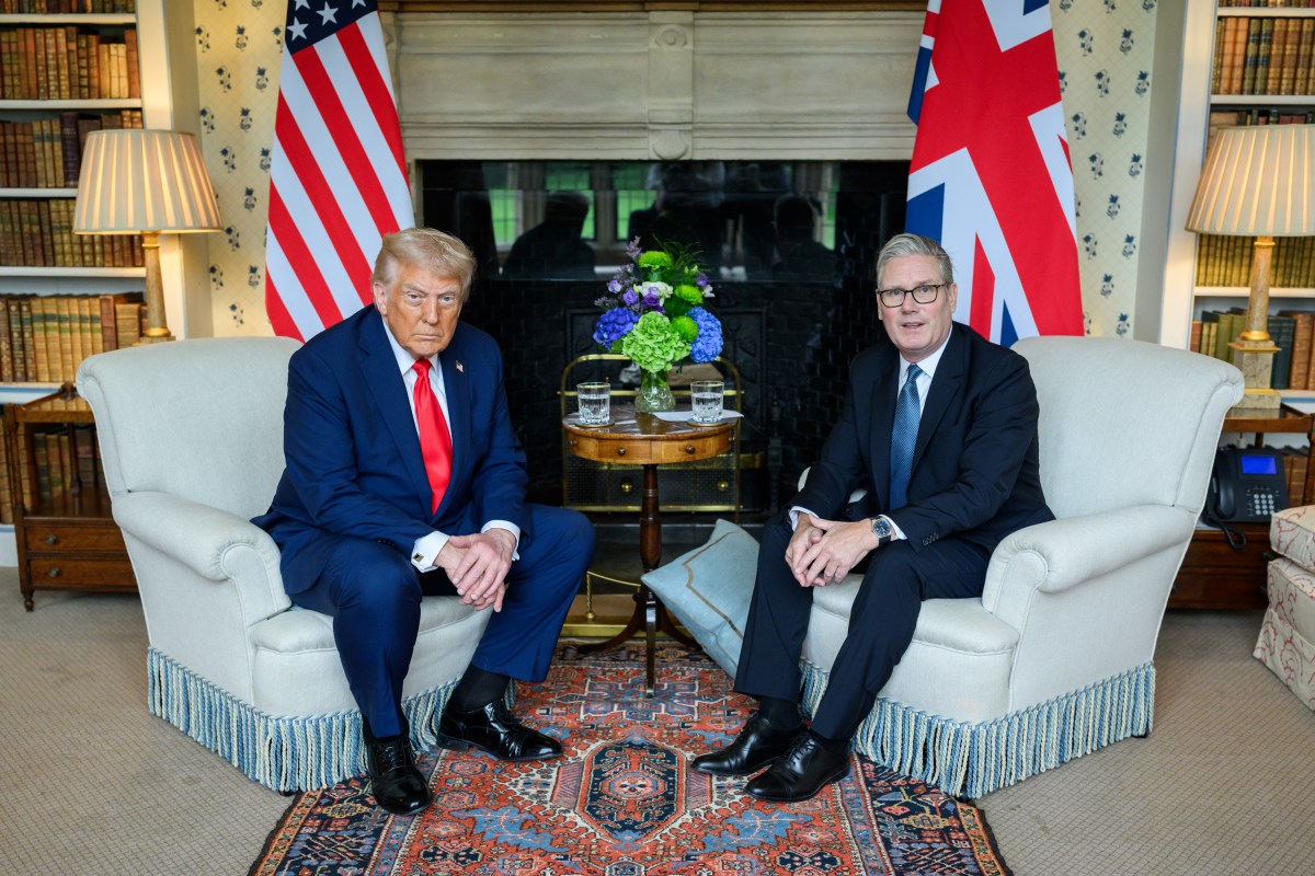 President Donald Trump poses for a portrait with Prime Minister Keir Starmer at Chequers in Buckinghamshire, England, Thursday, September 18, 2025. (Official White House Photo by Daniel Torok)
