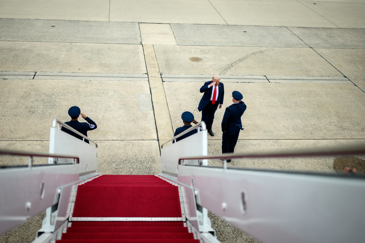 President Donald Trump departs Marine One and boards Air Force One at Joint Base Andrews, Maryland, en route to the Memorial Service for Charlie Kirk at State Farm Stadium in Glendale, Arizona, Sunday, September 21, 2025. (Official White House Photo by Daniel Torok)