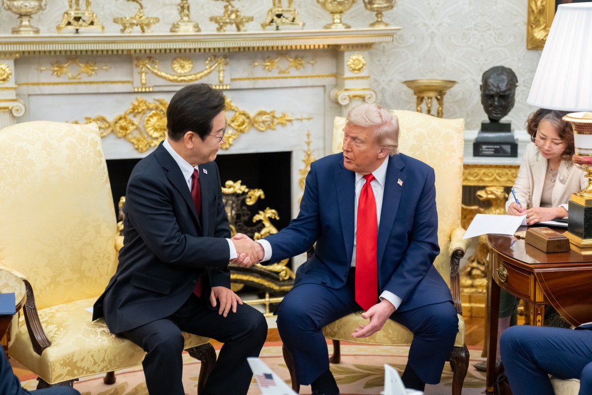 President Donald Trump hosts a bilateral meeting with President Lee Jae-myung of the Republic of Korea, Monday, August 25, 2025, in the Oval Office. (Official White House Photo by Emily J. Higgins.)