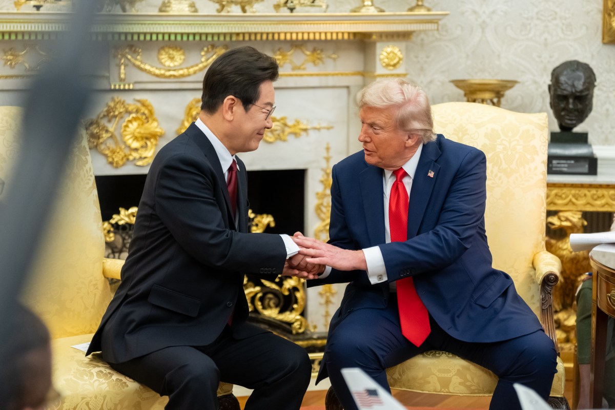 President Donald Trump hosts a bilateral meeting with President Lee Jae-myung of the Republic of Korea, Monday, August 25, 2025, in the Oval Office. (Official White House Photo by Emily J. Higgins.)