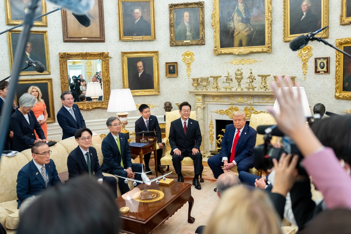 President Donald Trump hosts a bilateral meeting with President Lee Jae-myung of the Republic of Korea, Monday, August 25, 2025, in the Oval Office. (Official White House Photo by Emily J. Higgins.)