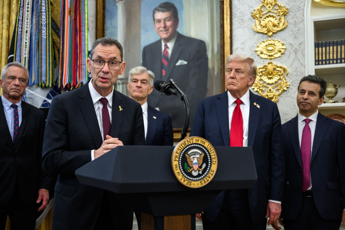 Pfizer CEO Albert Bourla delivers remarks after President Donald Trump made an announcement on drug pricing, Tuesday, September 30, 2025, in the Oval Office. (Official White House Photo by Joyce N. Boghosian)