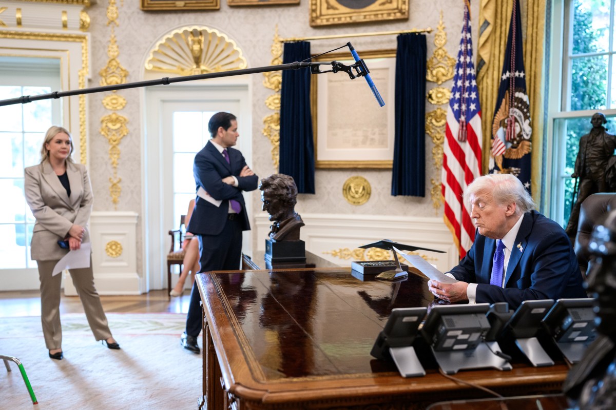 President Donald Trump receives an update from Secretary of State Marco Rubio on the U.S. peace plan for Gaza in the Oval Office, Friday, October 3, 2025. (Official White House Photo by Molly Riley)