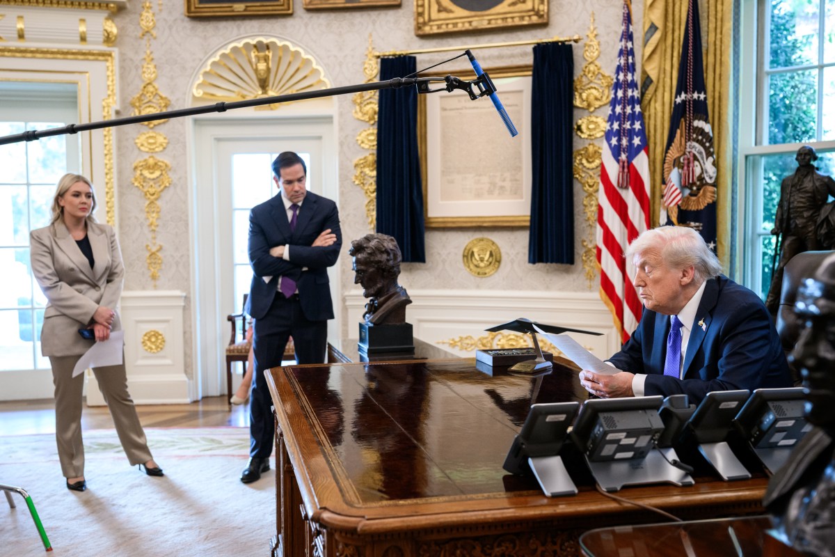 President Donald Trump receives an update from Secretary of State Marco Rubio on the U.S. peace plan for Gaza in the Oval Office, Friday, October 3, 2025. (Official White House Photo by Molly Riley)