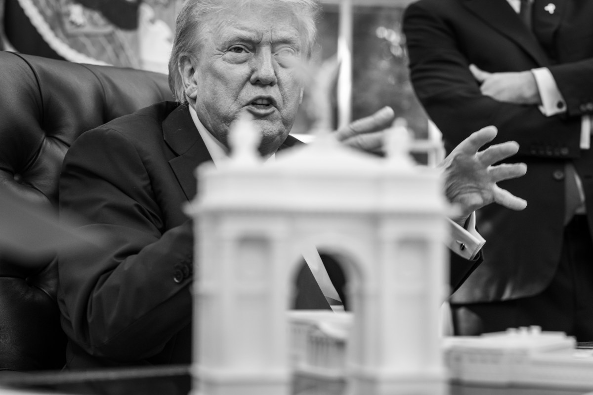President Donald Trump meets with members Cabinet members and others about the proposed “Victory Arch” in the Oval Office, Tuesday, October 7, 2025. (Official White House Photo by Daniel Torok)