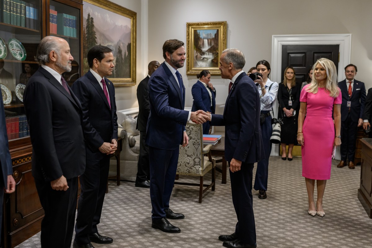 Canadian Prime Minister Mark Carney greets Vice President JD Vance and members of the U.S. delegation as he arrives to the West Wing of the White House for a meeting with President Donald Trump, Tuesday, October 7, 2025. (Official White House Photo by Daniel Torok)