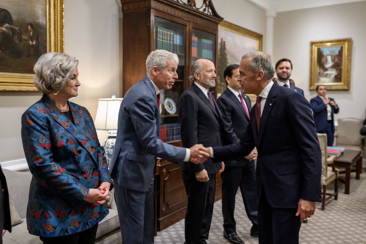Canadian Prime Minister Mark Carney greets Vice President JD Vance and members of the U.S. delegation as he arrives to the West Wing of the White House for a meeting with President Donald Trump, Tuesday, October 7, 2025. (Official White House Photo by Daniel Torok)