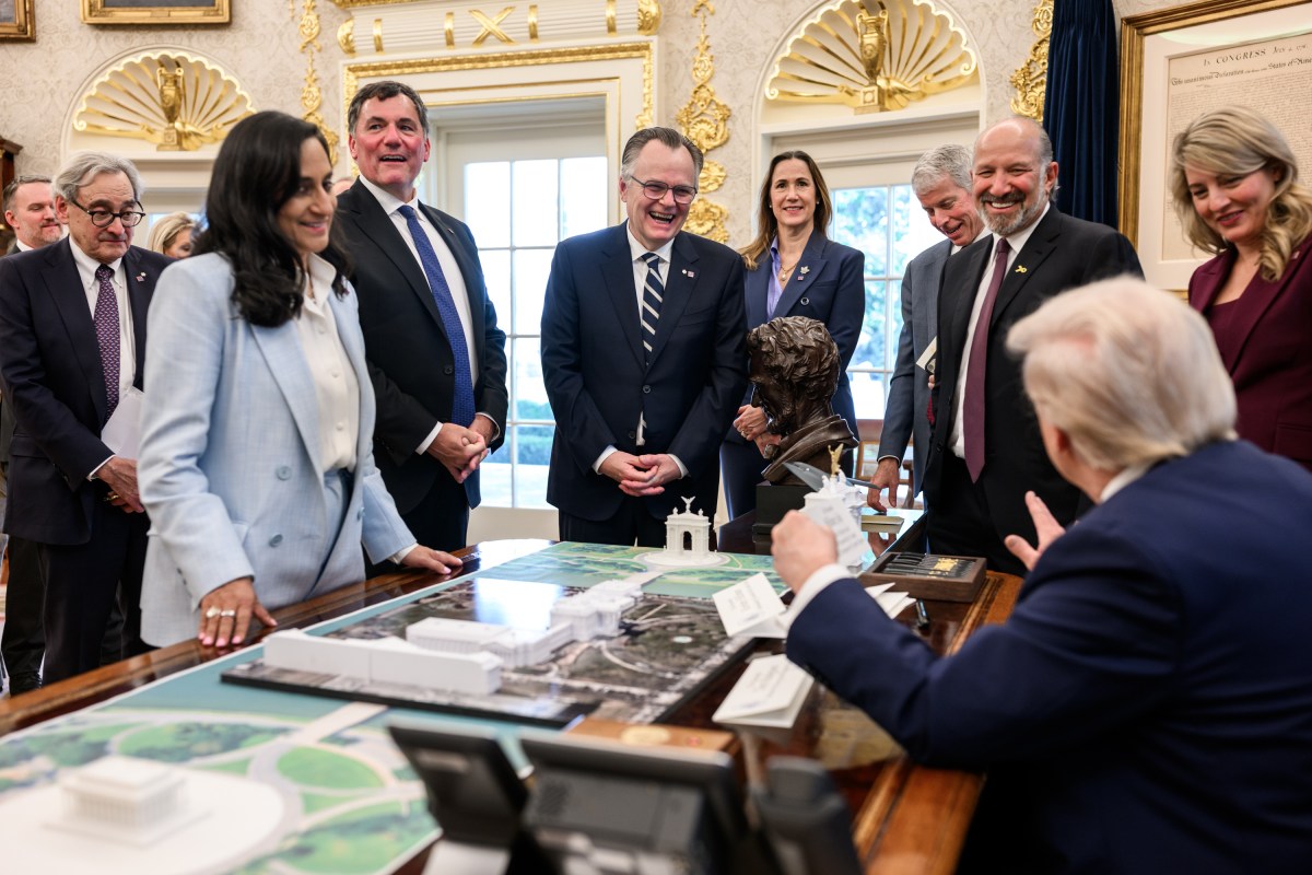 President Donald Trump speaks with Canadian Prime Minister Mark Carney and members of the Canadian delegation in the Oval Office, Tuesday, October 7, 2025. (Official White House Photo by Daniel Torok)