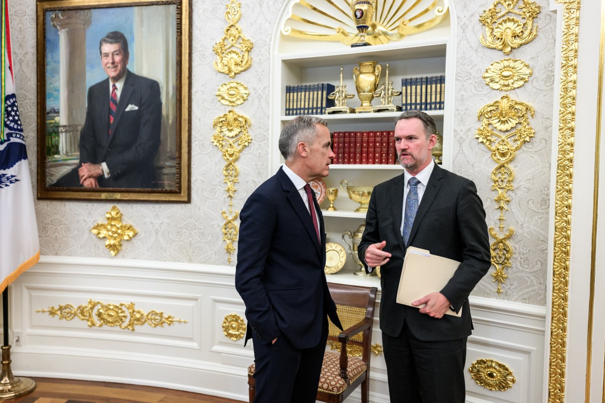 President Donald Trump speaks with Canadian Prime Minister Mark Carney and members of the Canadian delegation in the Oval Office, Tuesday, October 7, 2025. (Official White House Photo by Daniel Torok)