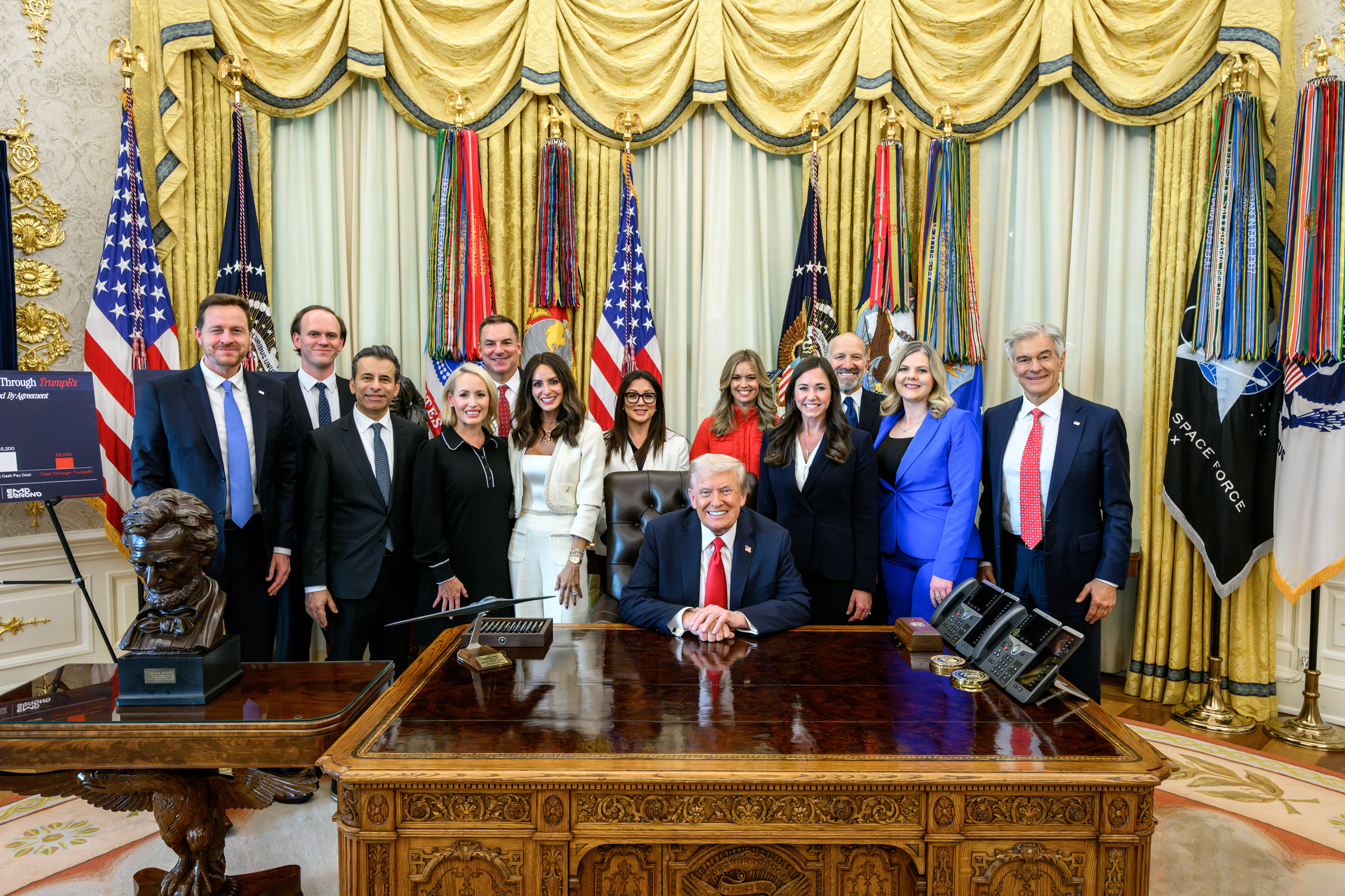 neighborhood CHAMBER Donald Trump トランプ neighborhood CHAMBER Donald Trump トランプ Welcome to the