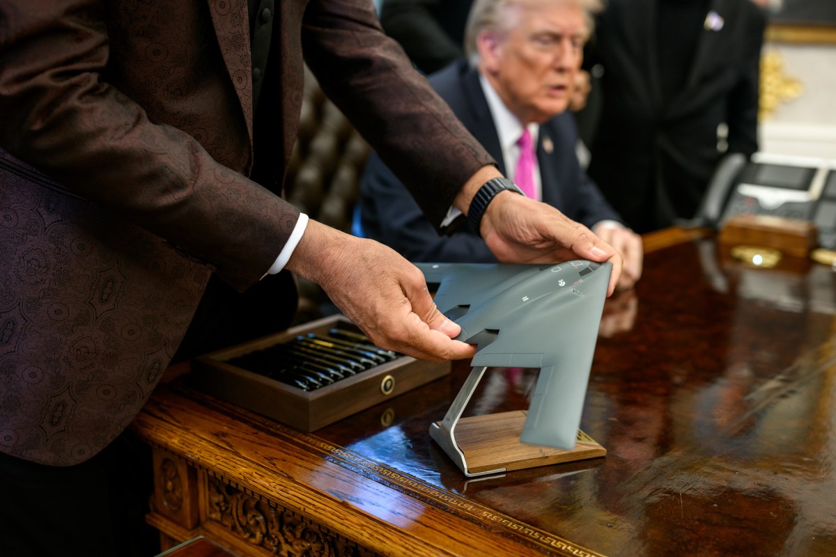 President Donald Trump meets with Andrea Bocelli in the Oval Office, Friday, October 17, 2025. (Official White House Photo by Daniel Torok)