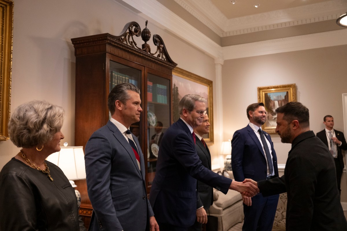 Ukrainian President Volodymyr Zelenskyy greets Vice President JD Vance and members of the U.S. delegation in the West Wing Lobby of the White House, Friday, October 17, 2025, before a bilateral meeting with President Donald Trump. (Official White House Photo by Molly Riley)