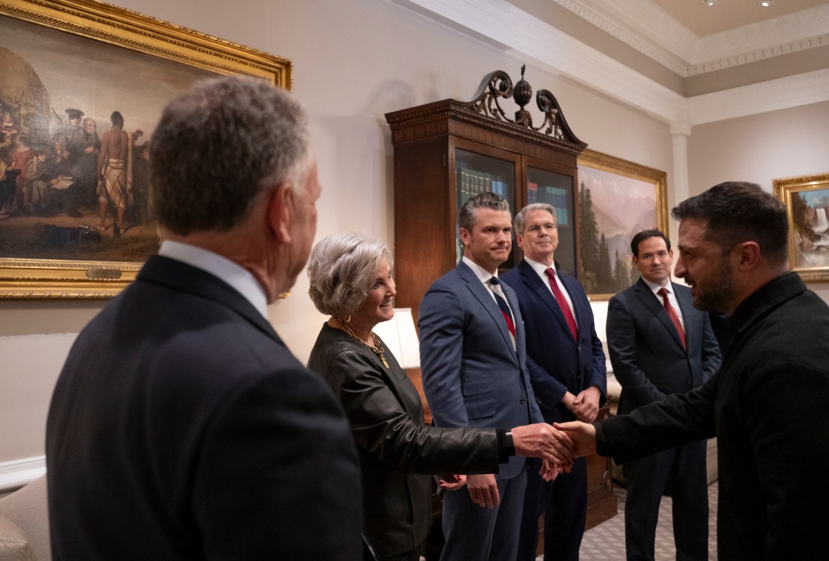 Ukrainian President Volodymyr Zelenskyy greets Vice President JD Vance and members of the U.S. delegation in the West Wing Lobby of the White House, Friday, October 17, 2025, before a bilateral meeting with President Donald Trump. (Official White House Photo by Molly Riley)