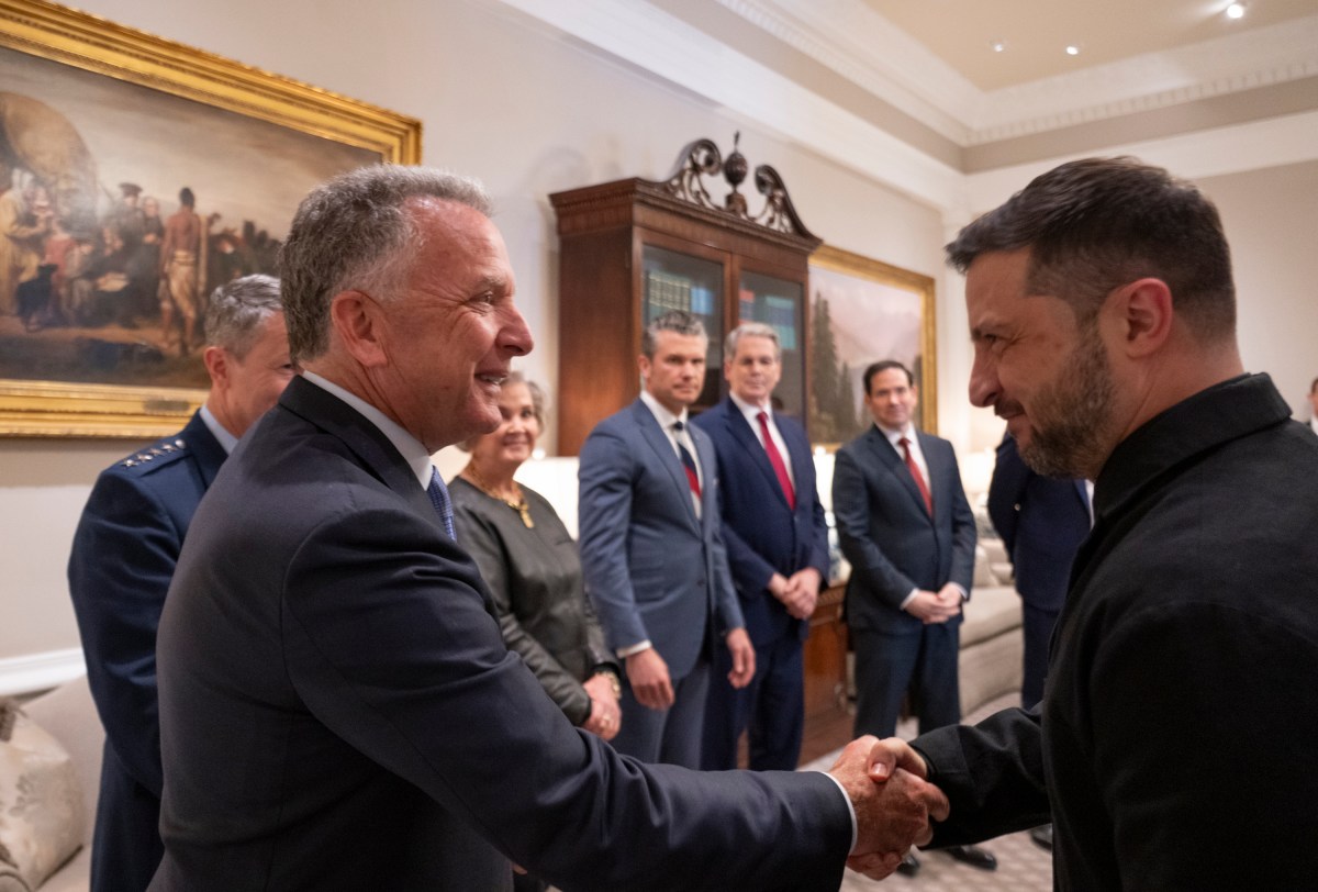 Ukrainian President Volodymyr Zelenskyy greets Vice President JD Vance and members of the U.S. delegation in the West Wing Lobby of the White House, Friday, October 17, 2025, before a bilateral meeting with President Donald Trump. (Official White House Photo by Molly Riley)