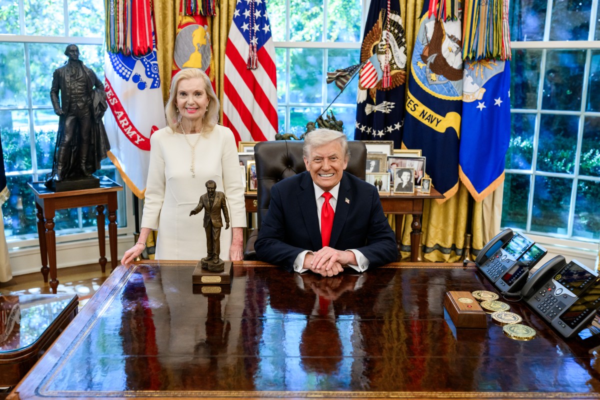 President Donald Trump is presented with the Richard Nixon Architect of Peace Award, Tuesday, October 21, 2025, during a ceremony in the Oval Office. In attendance are Richard Nixon’s daughter, Tricia Nixon Cox, her husband Edward Cox,  ex-national security adviser Robert O’Brien, and acting archivist of the U.S. Jim Byron. (Official White House Photo by Daniel Torok)