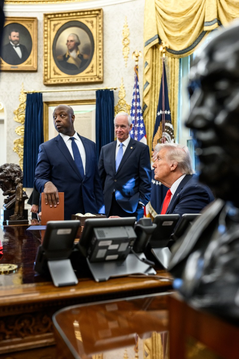 President Donald Trump meets with Senate Republicans in the Oval Office after lunch in the Rose Garden, Tuesday, October 21, 2025, in the White House Rose Garden. (Official White House Photo by Molly Riley)