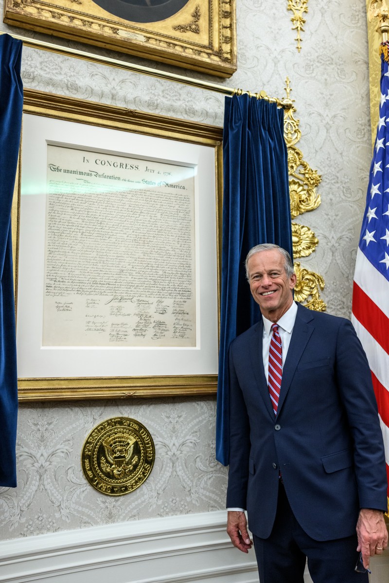President Donald Trump meets with Senate Republicans in the Oval Office after lunch in the Rose Garden, Tuesday, October 21, 2025, in the White House Rose Garden. (Official White House Photo by Molly Riley)