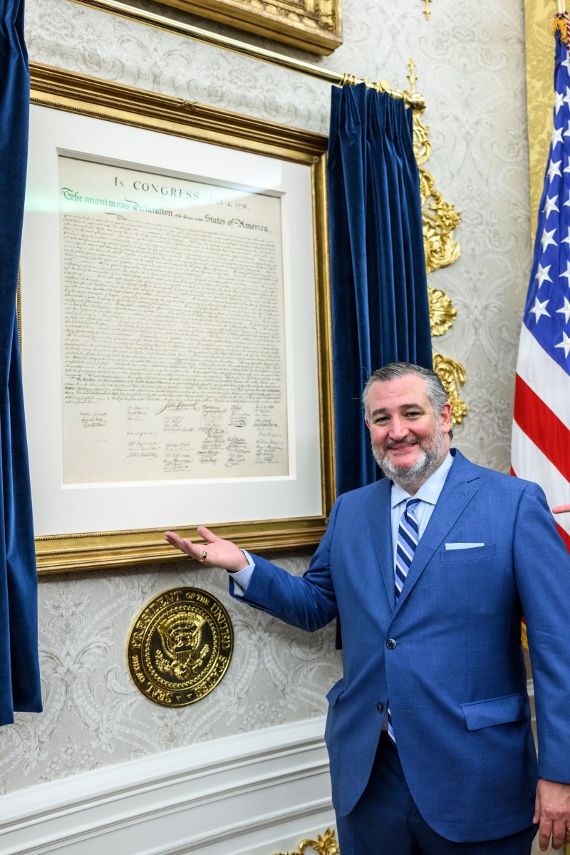 President Donald Trump meets with Senate Republicans in the Oval Office after lunch in the Rose Garden, Tuesday, October 21, 2025, in the White House Rose Garden. (Official White House Photo by Molly Riley)