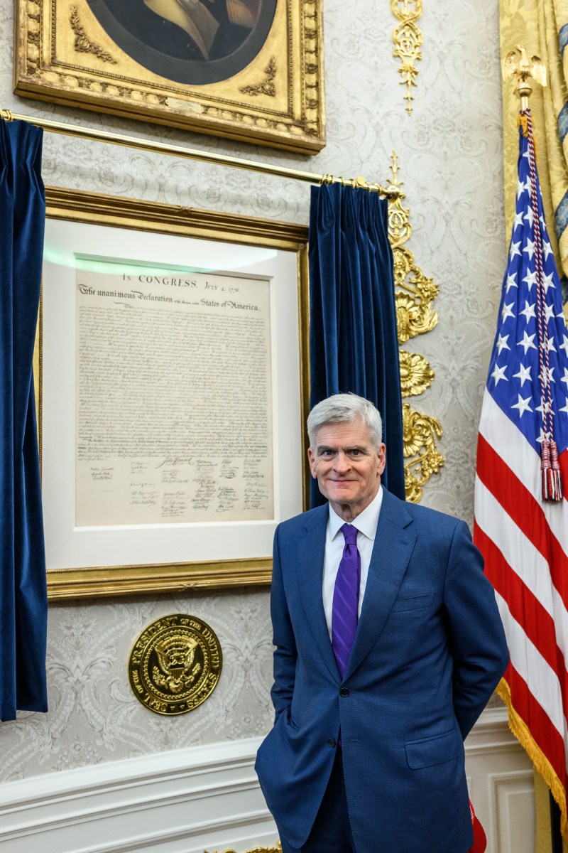 President Donald Trump meets with Senate Republicans in the Oval Office after lunch in the Rose Garden, Tuesday, October 21, 2025, in the White House Rose Garden. (Official White House Photo by Molly Riley)