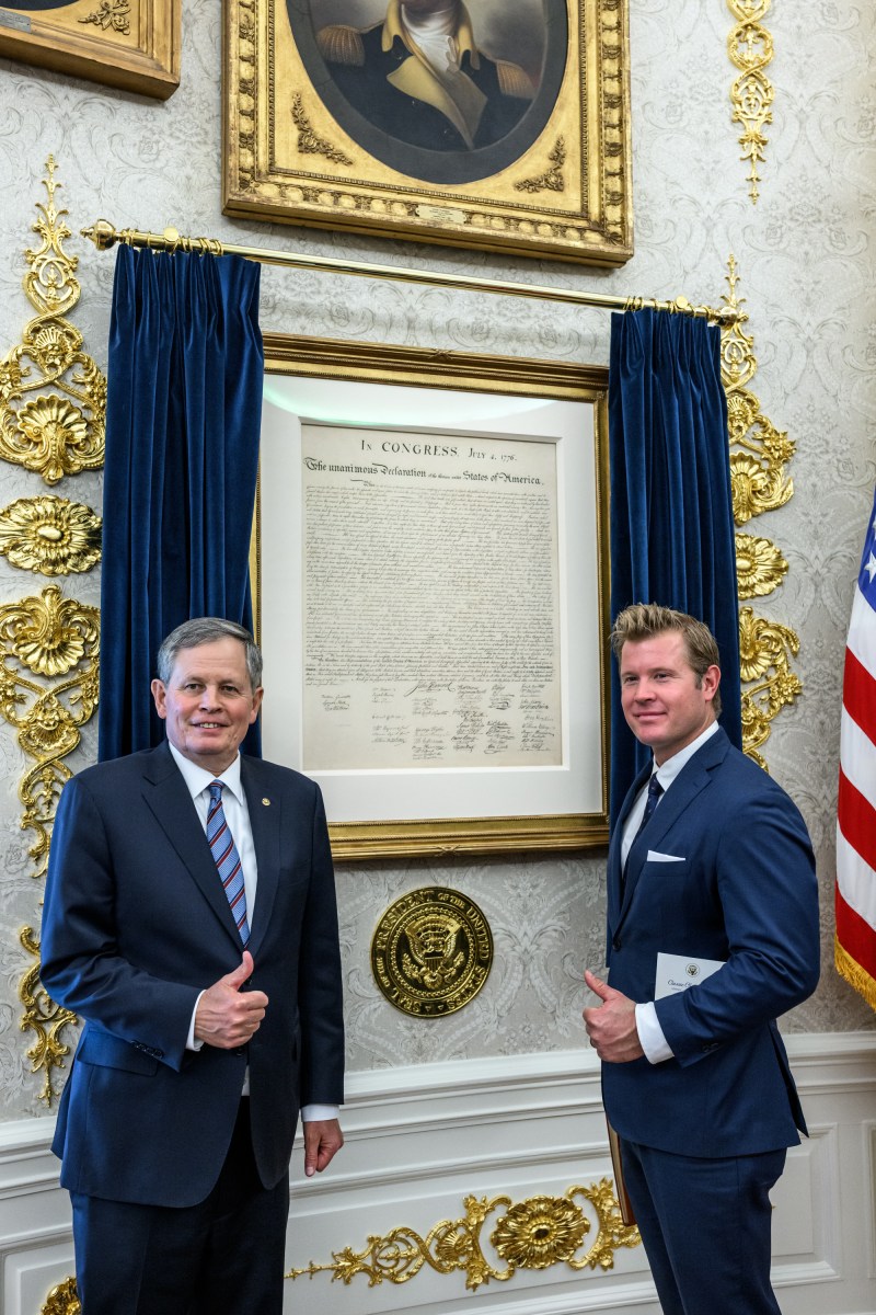 President Donald Trump meets with Senate Republicans in the Oval Office after lunch in the Rose Garden, Tuesday, October 21, 2025, in the White House Rose Garden. (Official White House Photo by Molly Riley)