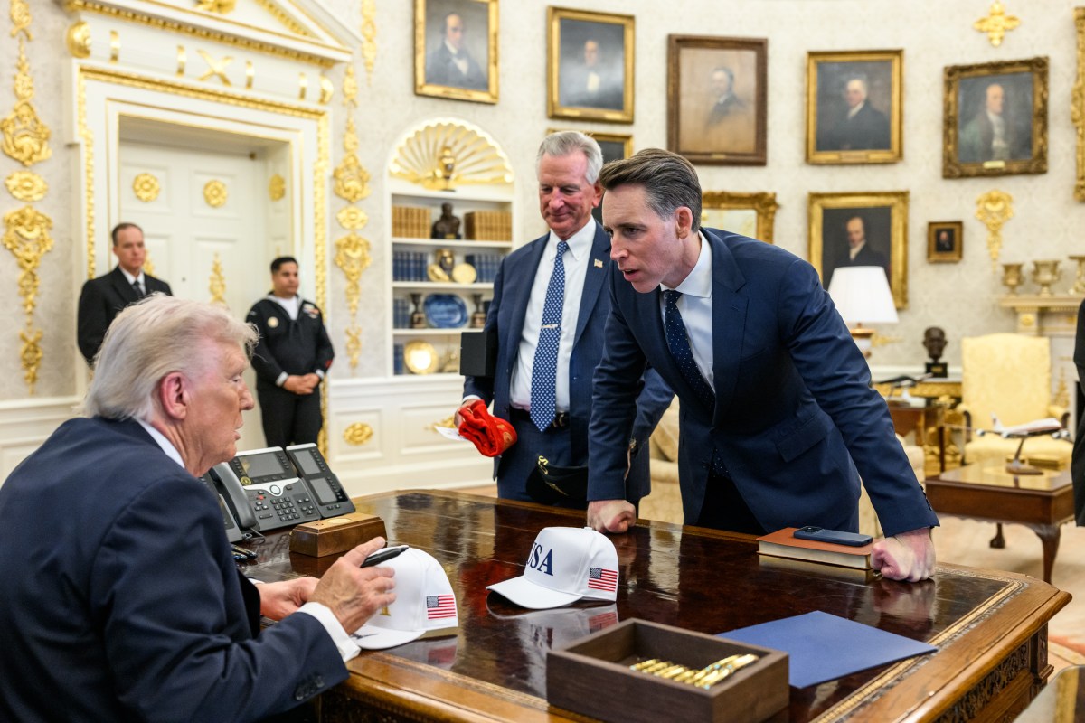 President Donald Trump meets with Senate Republicans in the Oval Office after lunch in the Rose Garden, Tuesday, October 21, 2025, in the White House Rose Garden. (Official White House Photo by Molly Riley)