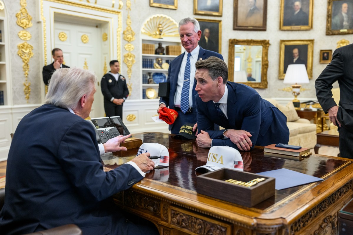 President Donald Trump meets with Senate Republicans in the Oval Office after lunch in the Rose Garden, Tuesday, October 21, 2025, in the White House Rose Garden. (Official White House Photo by Molly Riley)