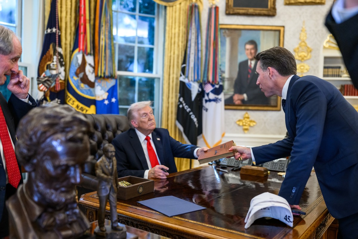 President Donald Trump meets with Senate Republicans in the Oval Office after lunch in the Rose Garden, Tuesday, October 21, 2025, in the White House Rose Garden. (Official White House Photo by Molly Riley)
