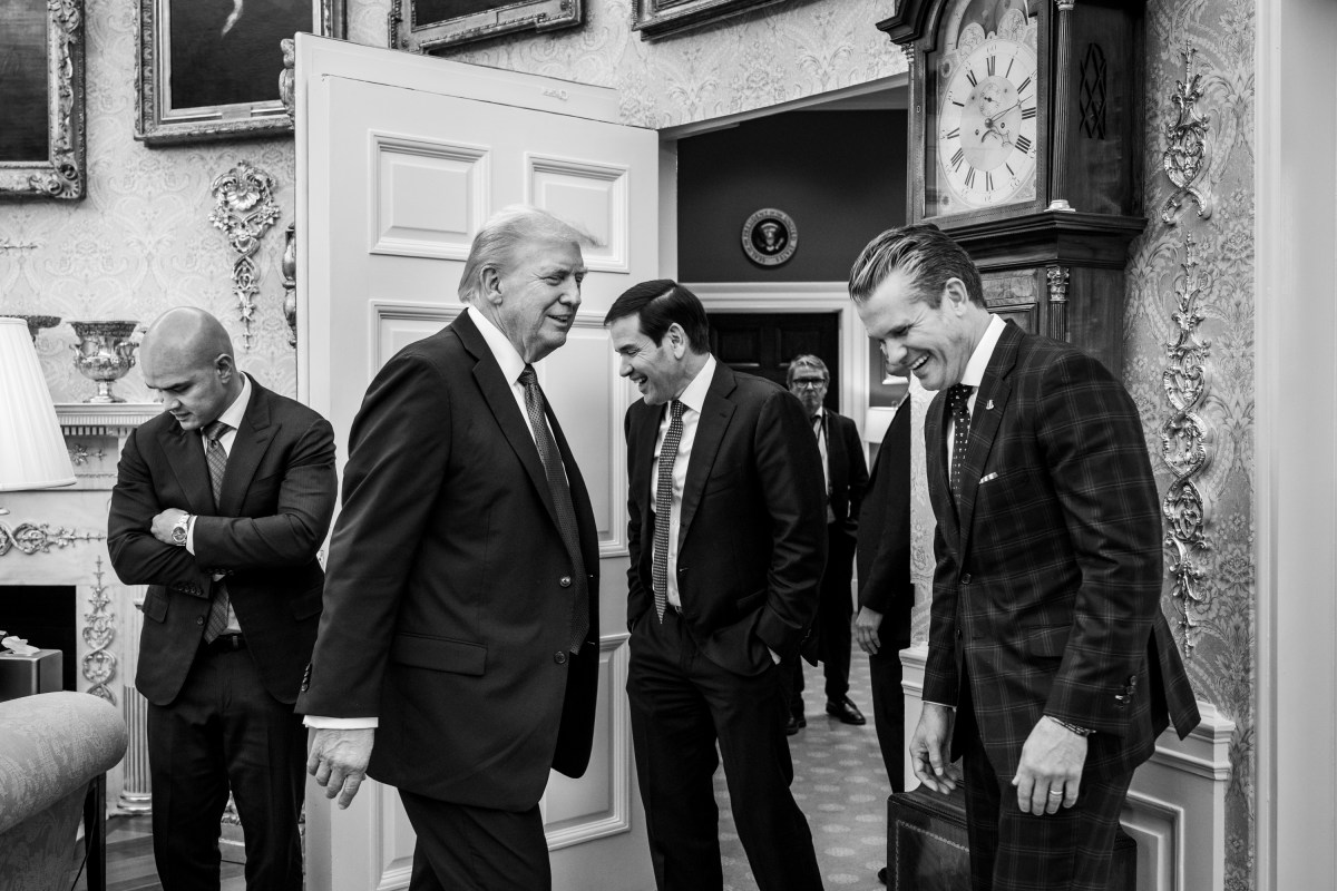President Donald Trump poses for a portrait with Secretary of State Marco Rubio and Secretary of War Pete Hegseth in the Oval Office, Wednesday, October 22, 2025. (Official White House Photo by Molly Riley)