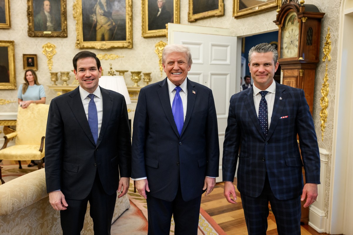 President Donald Trump poses for a portrait with Secretary of State Marco Rubio and Secretary of War Pete Hegseth in the Oval Office, Wednesday, October 22, 2025. (Official White House Photo by Molly Riley)