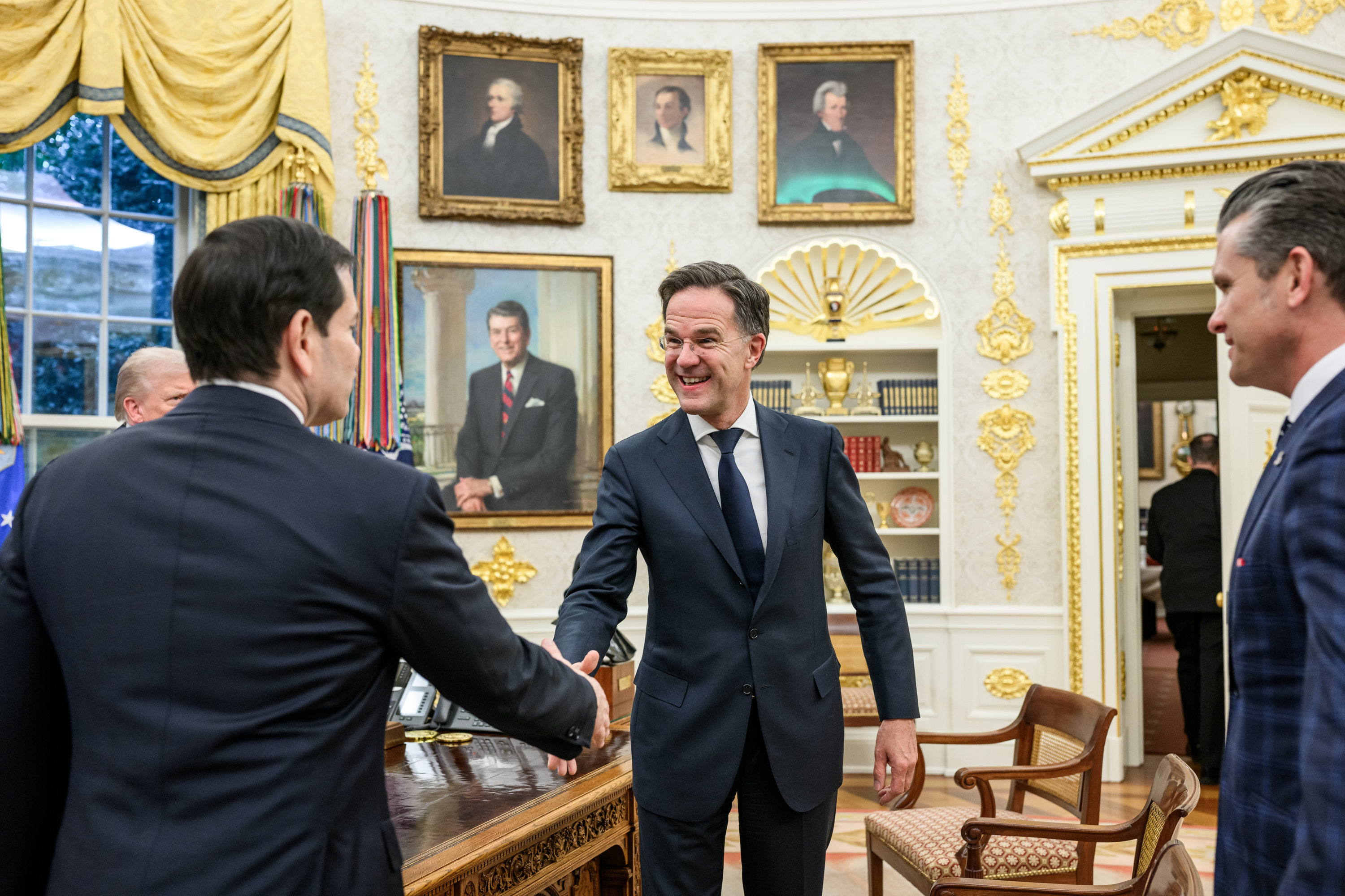Трамп оценил комплименты Рютте на фоне критики предшественников