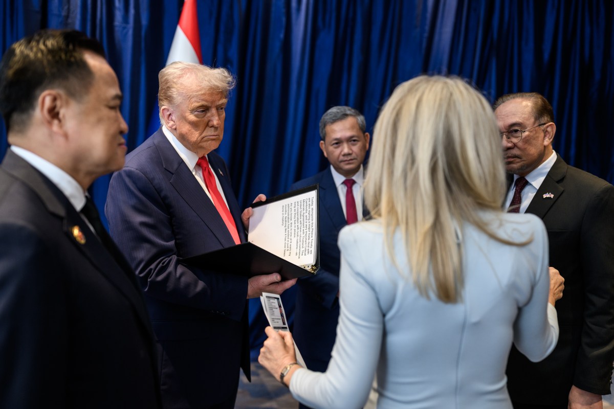 President Donald Trump speaks with Malaysian Prime Minister Seri Anwar Ibrahim, Cambodian Prime Minister Hun Manet, and Thailand’s Prime Minister Anutin Charnvirakul before signing the Kuala Lumpur Accord, Sunday, October 25, 2025, at the ASEAN Summit in Kuala Lumpur, Malaysia. (Official White House Photo by Daniel Torok)