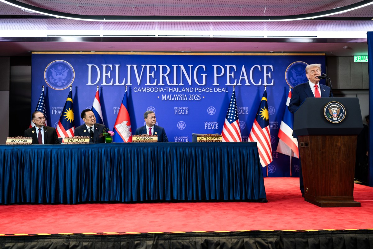 President Donald Trump delivers remarks before signing the Kuala Lumpur Accord with Malaysian Prime Minister Seri Anwar Ibrahim, Cambodian Prime Minister Hun Manet, and Thailand’s Prime Minister Anutin Charnvirakul, Sunday, October 25, 2025, at the ASEAN Summit in Kuala Lumpur, Malaysia. (Official White House Photo by Daniel Torok)
