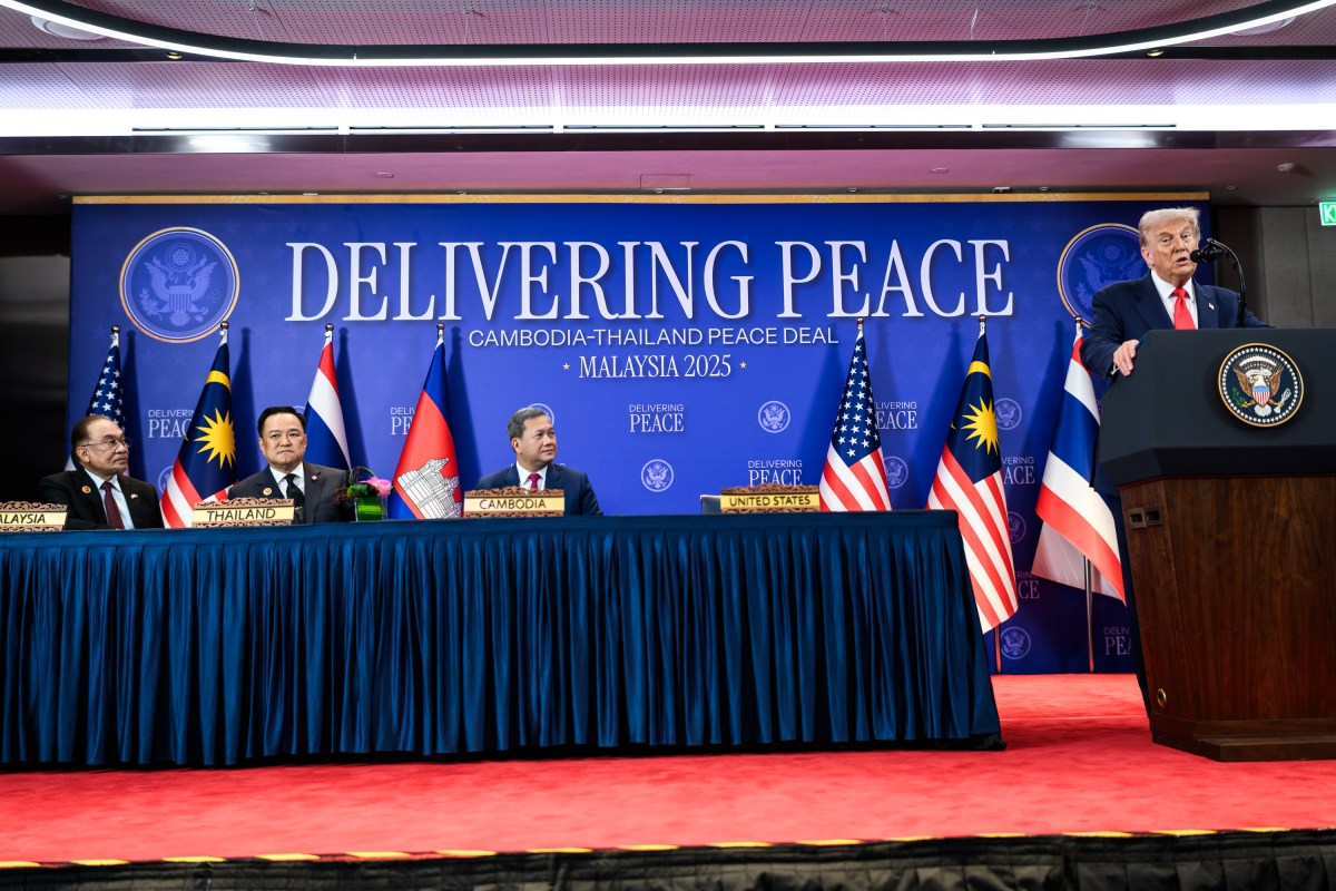President Donald Trump delivers remarks before signing the Kuala Lumpur Accord with Malaysian Prime Minister Seri Anwar Ibrahim, Cambodian Prime Minister Hun Manet, and Thailand’s Prime Minister Anutin Charnvirakul, Sunday, October 25, 2025, at the ASEAN Summit in Kuala Lumpur, Malaysia. (Official White House Photo by Daniel Torok)