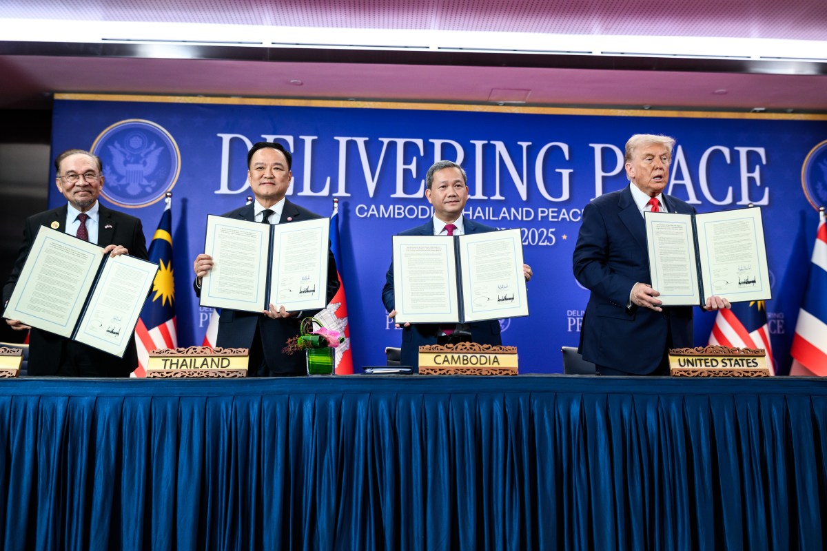 President Donald Trump, Malaysian Prime Minister Seri Anwar Ibrahim, Cambodian Prime Minister Hun Manet, and Thailand’s Prime Minister Anutin Charnvirakul sign the Kuala Lumpur Accord Sunday, October 25, 2025, at the ASEAN Summit in Kuala Lumpur, Malaysia. (Official White House Photo by Daniel Torok)