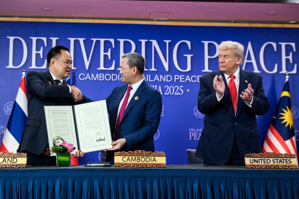 President Donald Trump, Malaysian Prime Minister Seri Anwar Ibrahim, Cambodian Prime Minister Hun Manet, and Thailand’s Prime Minister Anutin Charnvirakul sign the Kuala Lumpur Accord Sunday, October 25, 2025, at the ASEAN Summit in Kuala Lumpur, Malaysia. (Official White House Photo by Daniel Torok)