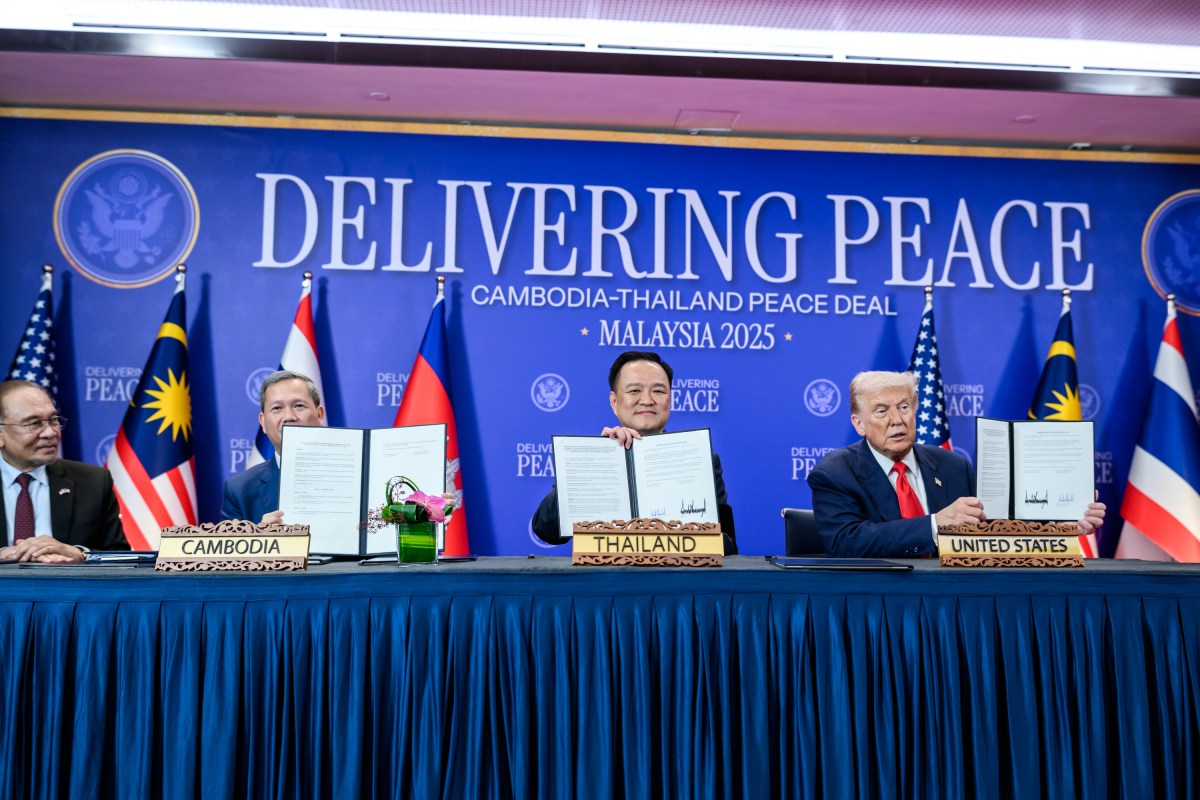 President Donald Trump, Malaysian Prime Minister Seri Anwar Ibrahim, Cambodian Prime Minister Hun Manet, and Thailand’s Prime Minister Anutin Charnvirakul sign the Kuala Lumpur Accord Sunday, October 25, 2025, at the ASEAN Summit in Kuala Lumpur, Malaysia. (Official White House Photo by Daniel Torok)